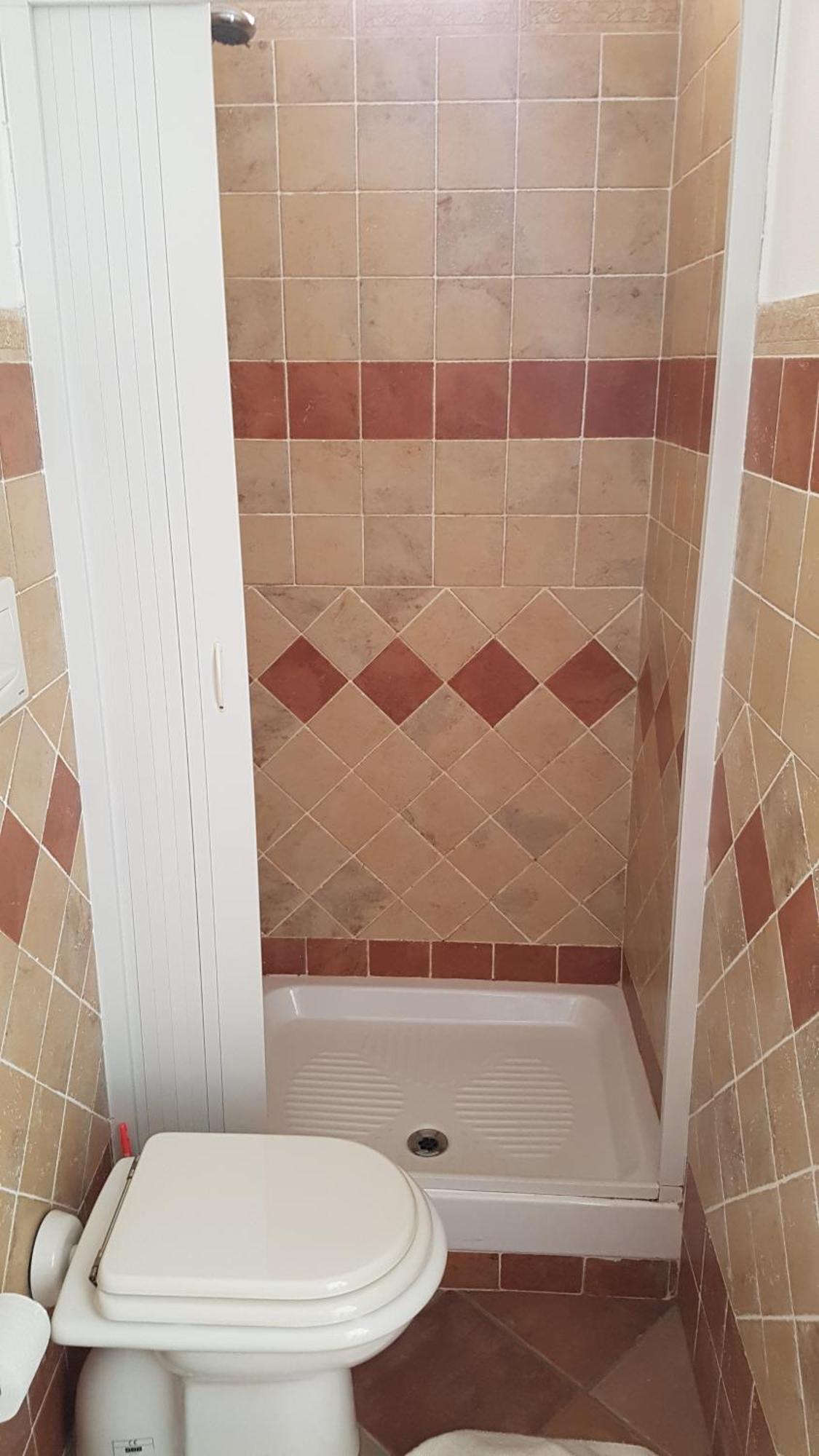 Single Room Bathroom